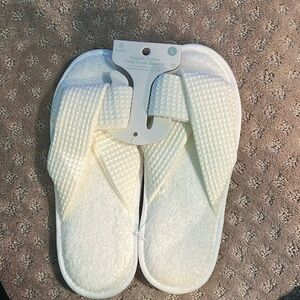 Organic Cotton Criss Cross
Slippers.